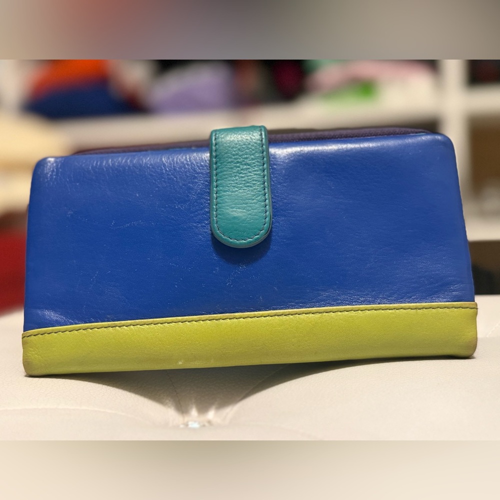 ili Colorful Leather RFID-blocking Bifold Ladies Wallet